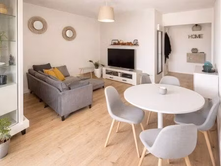 t3 lumineux de 65 m2 avec garage privé