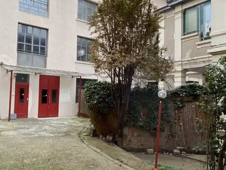 local 600 m² villeurbanne