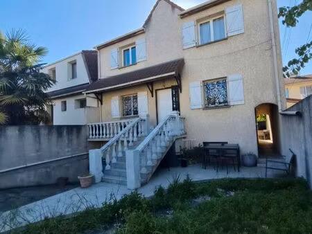 maison 6 pièces 111 m²