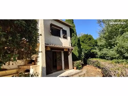 cavalaire sur mer maison individuelle 230 m2 dans résidence sécurisée sans vis à vis