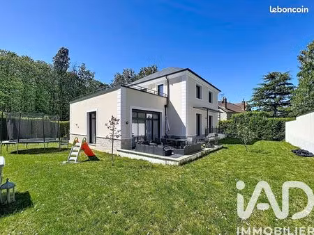 propriété 8 pièces 199 m²