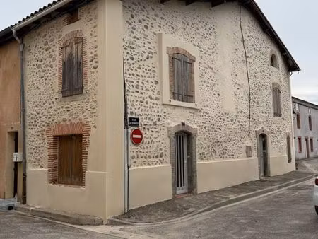 ensemble immobilier rénové – 2 appartements t2 – verniolle (09340)