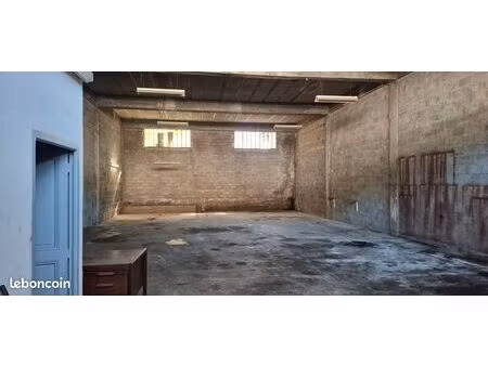 entrepôt 200m2 (6m hauteur)