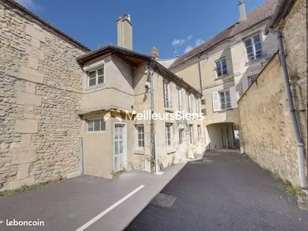 local 55 m²