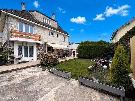 maison 7 pièces 184 m²