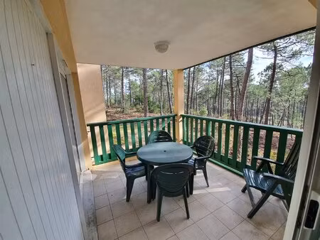 appartement avec belle terrasse avec vue sur la pinède