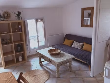 a vendre en exclusivité à draguignan(var) appartement 2 pièces 27 m2  au 3éme et dernier..