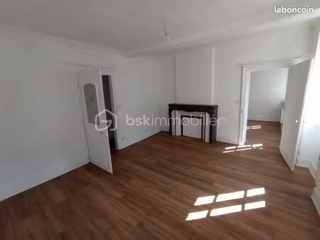immeuble 7 pièces 212 m²