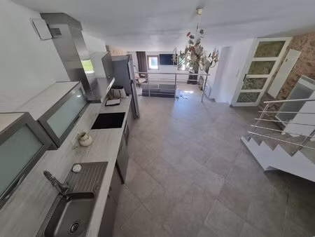 a moissac-bellevue  maison en pierre intégralement rénovée avec 2 remises