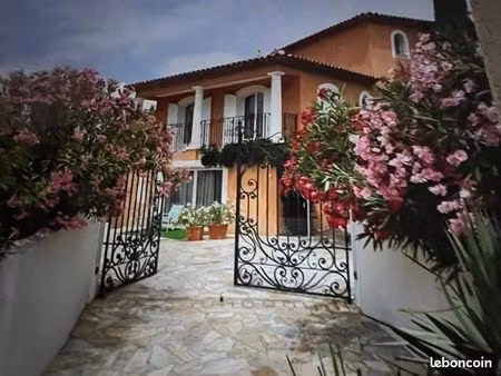 villa 220 m2 sur 1200 m2