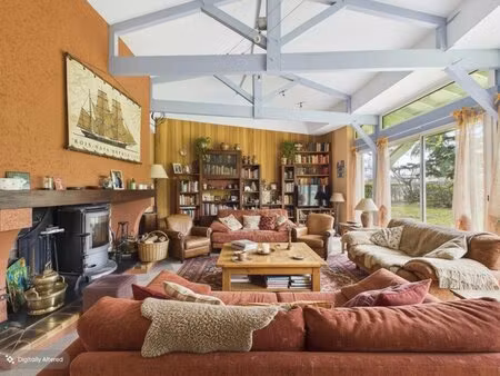 a vendre belle maison d'architecte atypique et lumineuse