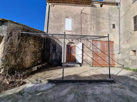 maison de village de caractère avec terrasse et vue