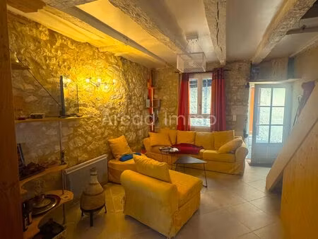 maison de village avec beaucoup de charme et de caractère.