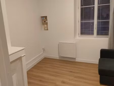 f2 duplex meublé 35m² plein centre saint spire
