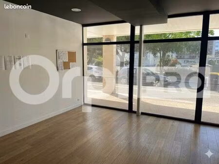 bureau 155 m²