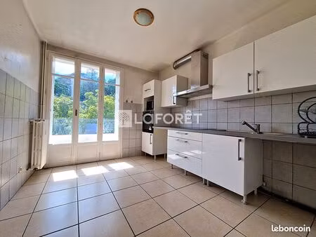 appartement 3 pièces 69 m²