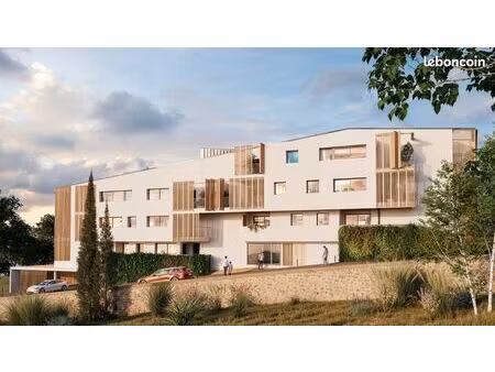 bel appartement en dernier étage avec ascenseur