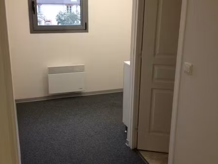 bureau vendu loue 915 mensuel