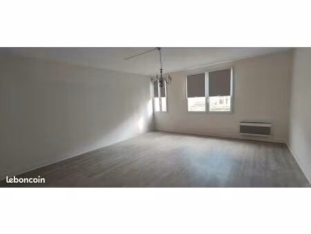 local professionnel 47m² angoulême