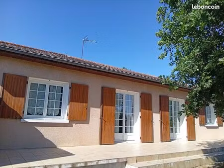 jolie maison de plain-pied sur terrain clos