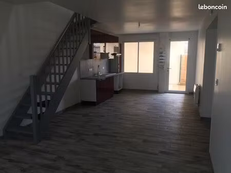 maison mitoyenne 90 m² 3chambres sans jardin 770 euros