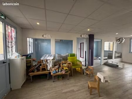 bureaux 240 m²