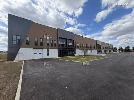 local d'activité 1 937 m²