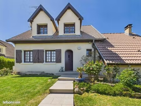 maison de ville 4 pièces 115 m²