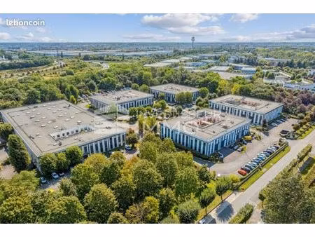 bureaux 158 m²
