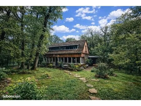 propriété + cabane insolite + piscine + chalet + 6500m² terrain