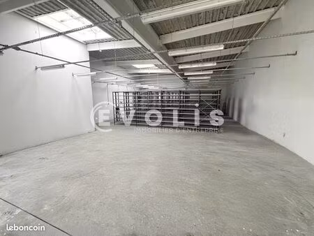 local industriel 210 m²