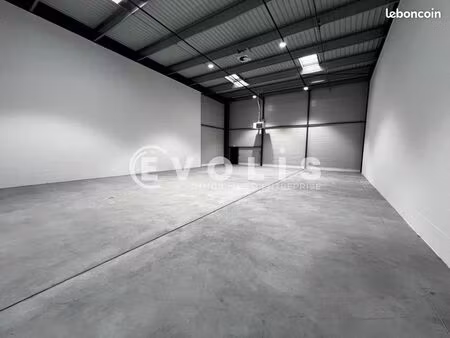 local d'activité 457 m²