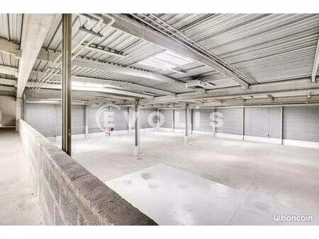 local d'activité 2 400 m²