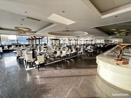 local commercial 600 m²