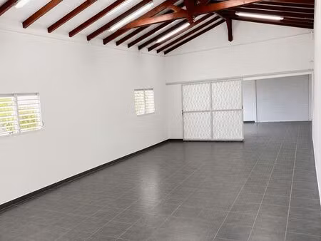 local commercial / bureaux à louer – bragelogne saint-françois