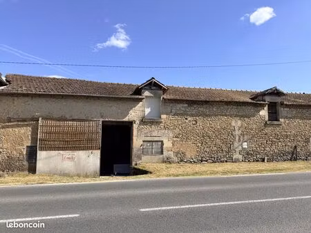 parking/box 301 m² antonne-et-trigonant