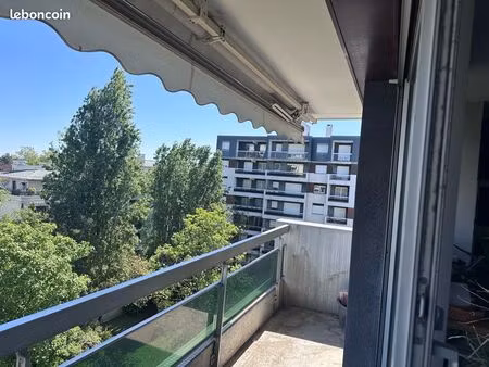 t2 courbevoie bécon