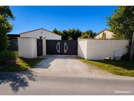 maison 110 m² rénovée 3 chambres terrain 1032 m² courbillac