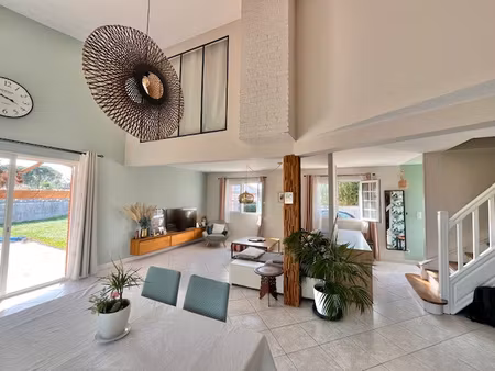 maison toulousaine de 156 m2 avec double garage et jardin
