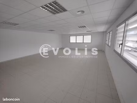 bureaux 94 m²