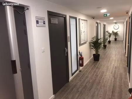 espace de travail à louer dans un centre d’affaires