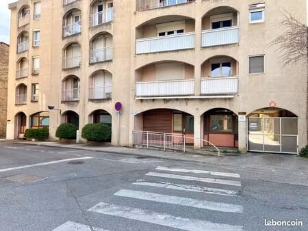 locaux professionnels et commerciaux - 236 m²
