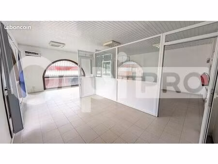 bureau 50 m²