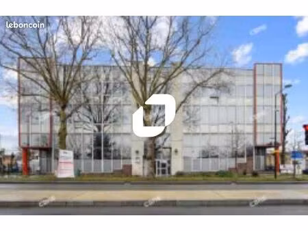 bureau 2 836 m²