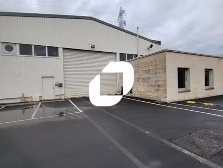 local industriel 1 800 m²