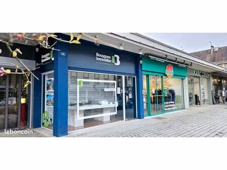 local commercial 70 m²