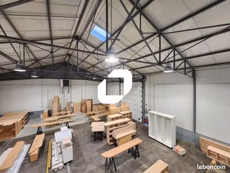 local d'activité 1 030 m²