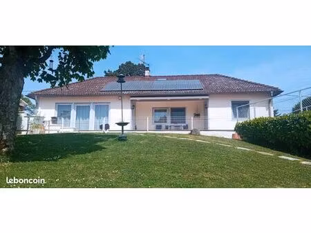 particulier .maison individuelle à arc sur tille