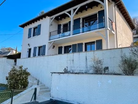 maison de ville au calme