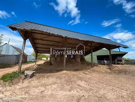 local 4490 m² dialan sur chaine
